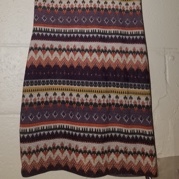 Patterned Multi-colored Back Cut Out Top - Picture 2 of 7